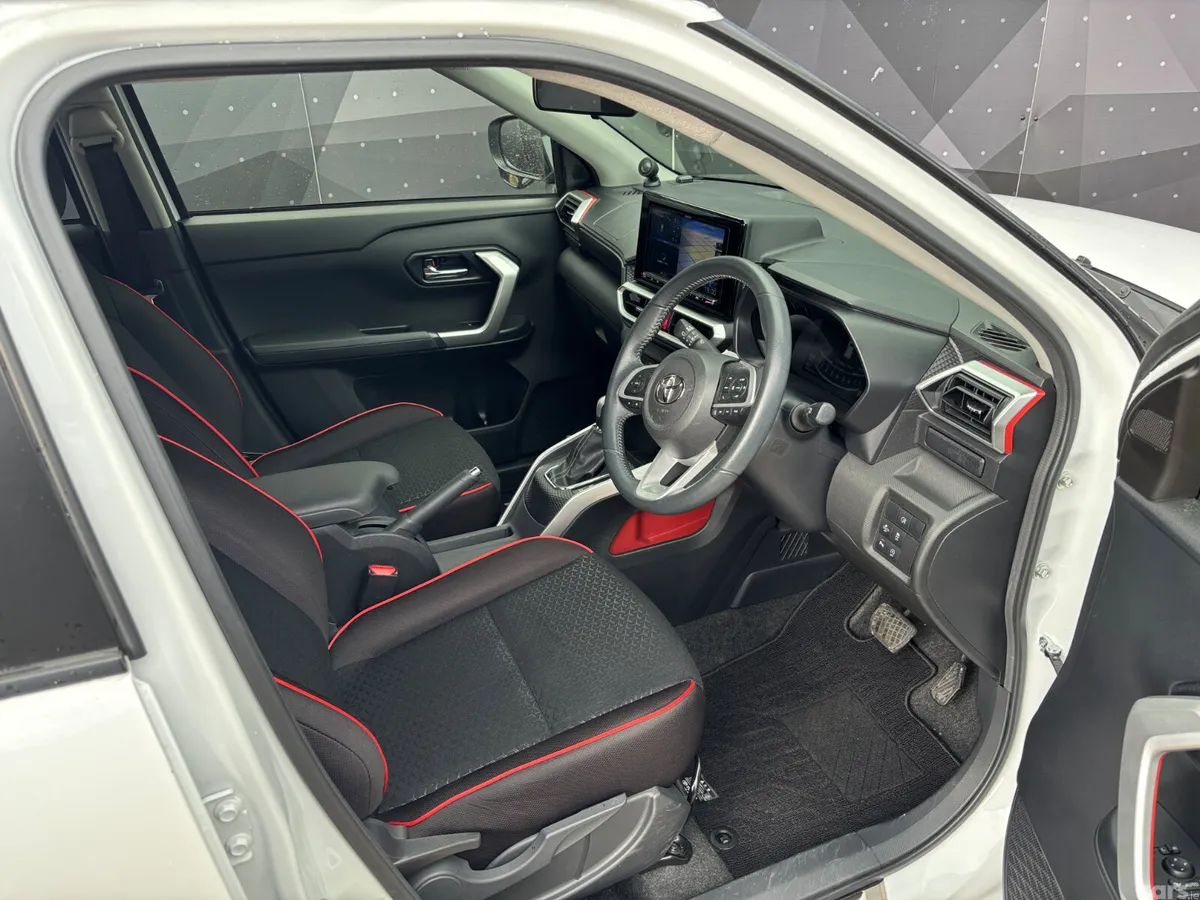 Toyota Raize Hatchback, Petrol, 2020, White