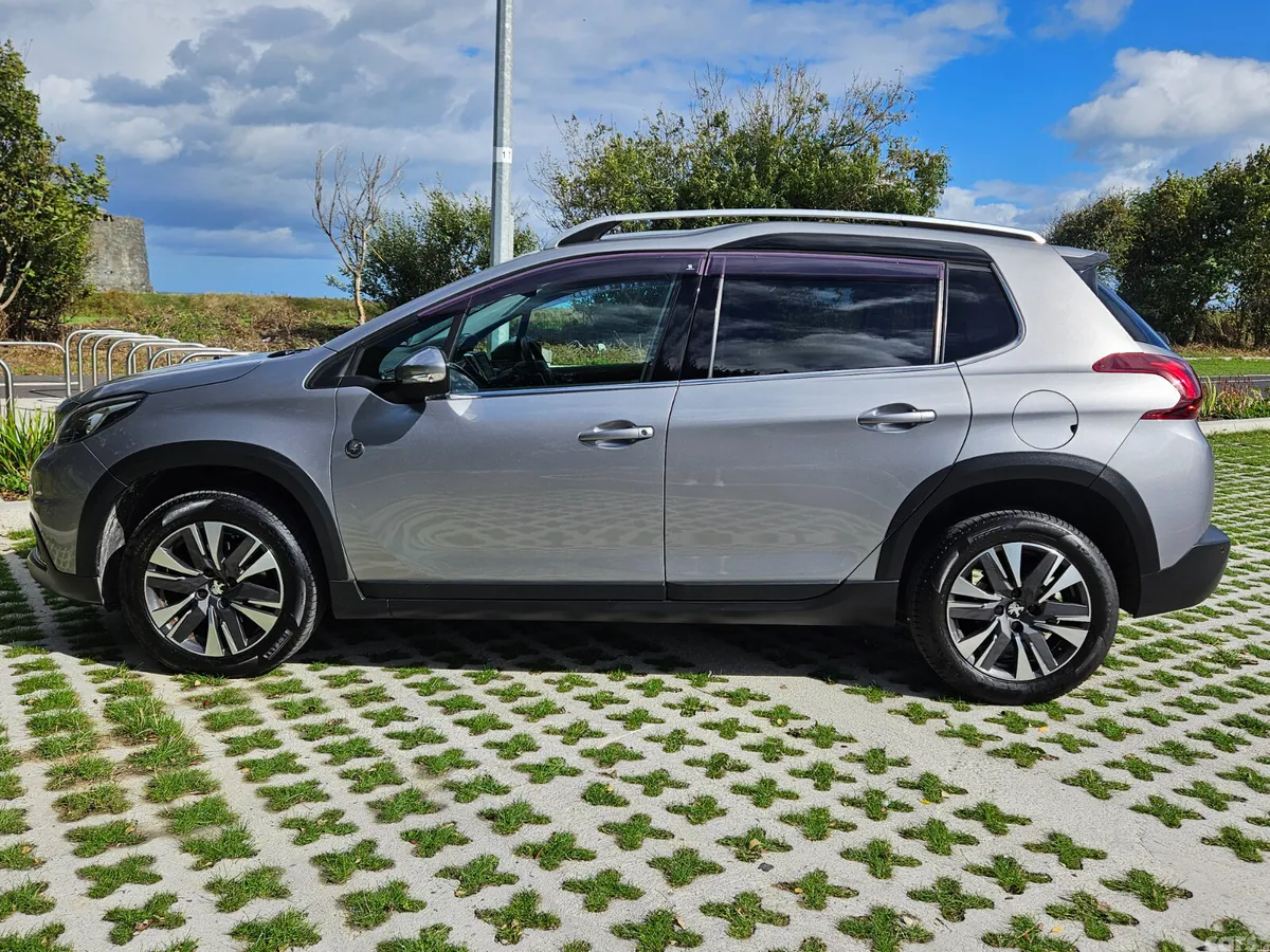 Peugeot 2008 MPV, Petrol, 2019, Grey