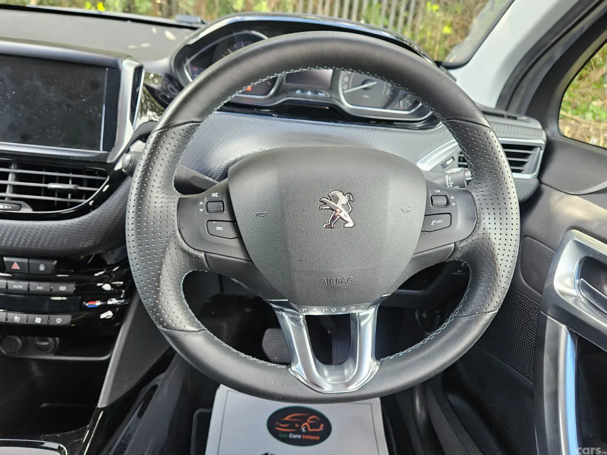 Peugeot 2008 MPV, Petrol, 2019, Grey