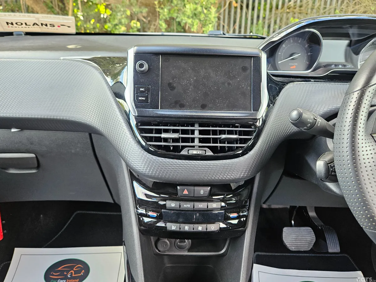 Peugeot 2008 MPV, Petrol, 2019, Grey