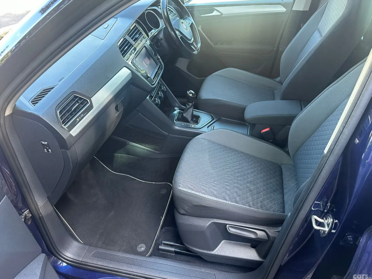 Volkswagen Tiguan Hatchback, Diesel, 2017, Blue