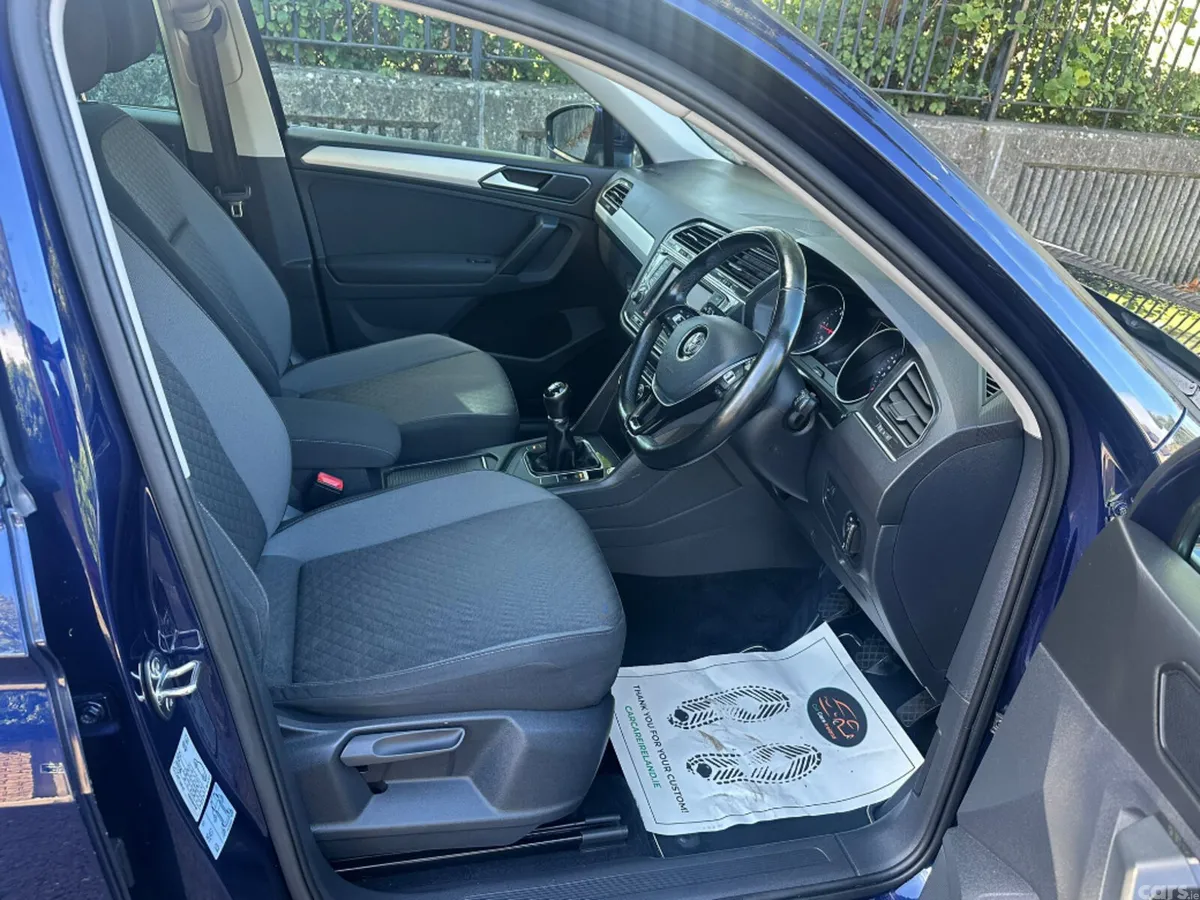 Volkswagen Tiguan Hatchback, Diesel, 2017, Blue