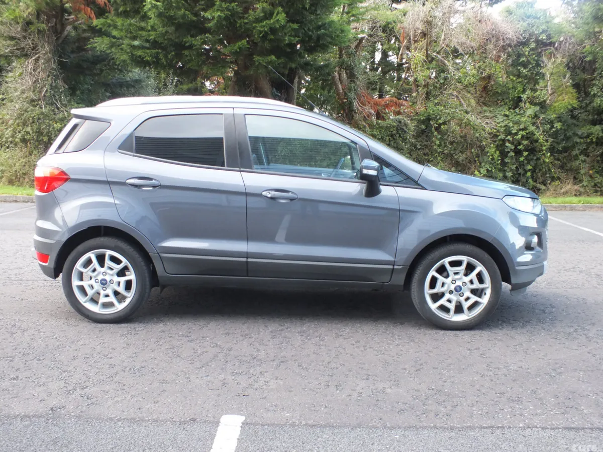 Ford EcoSport SUV, Petrol, 2017, Grey