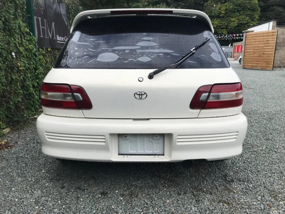 Toyota Starlet Hatchback, Petrol, 1995, White