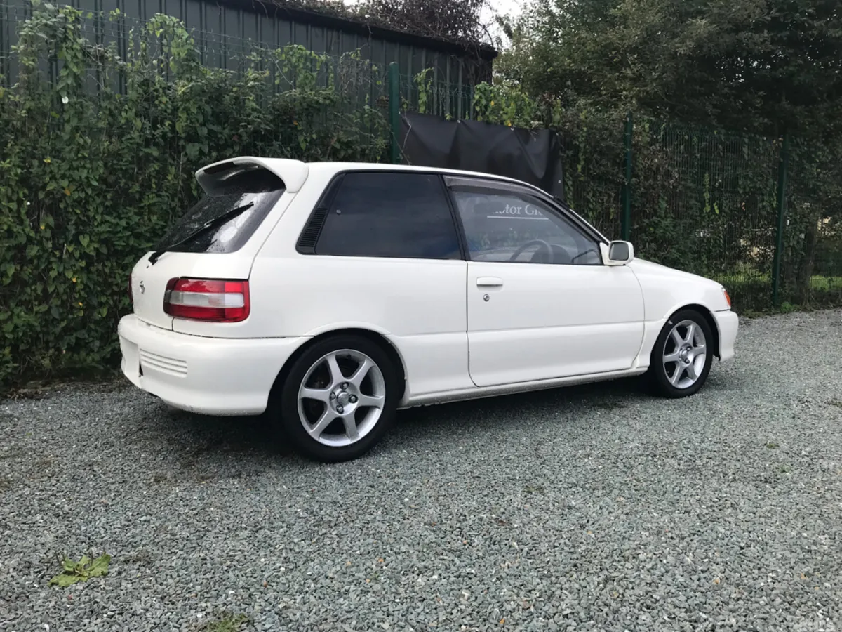 Toyota Starlet Hatchback, Petrol, 1995, White