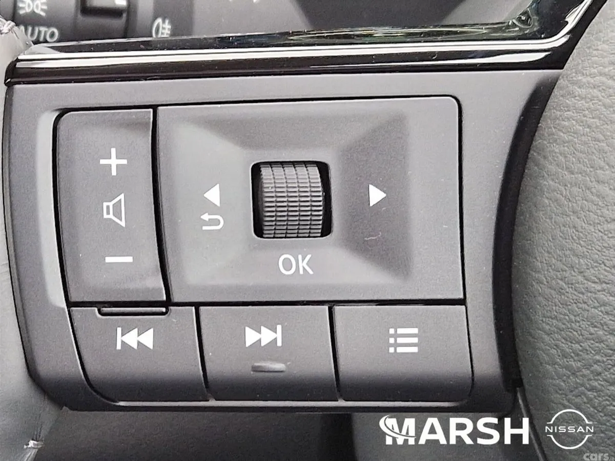 Nissan Qashqai MPV, Petrol Hybrid, 2026, Red