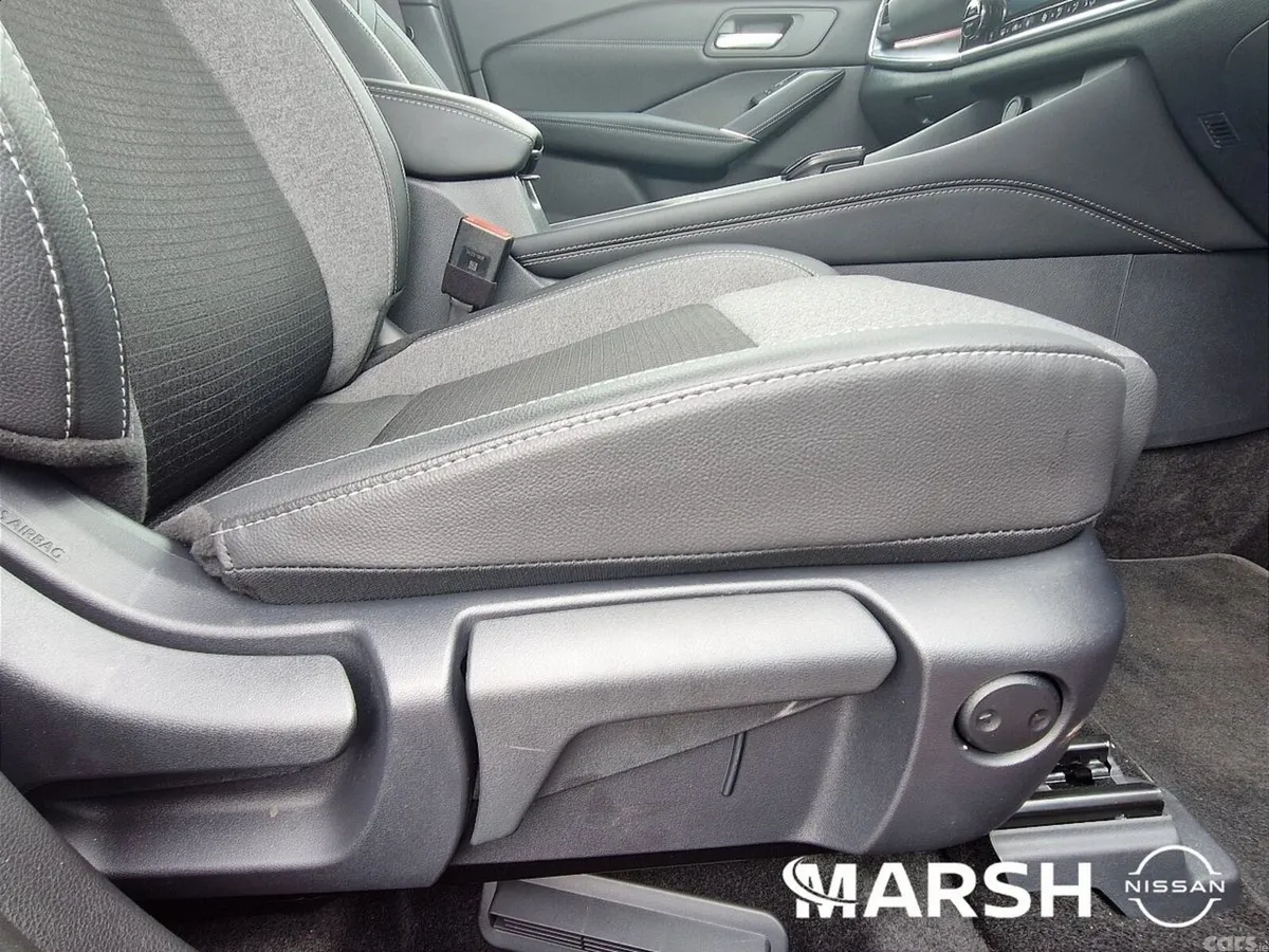 Nissan Qashqai MPV, Petrol Hybrid, 2026, Red