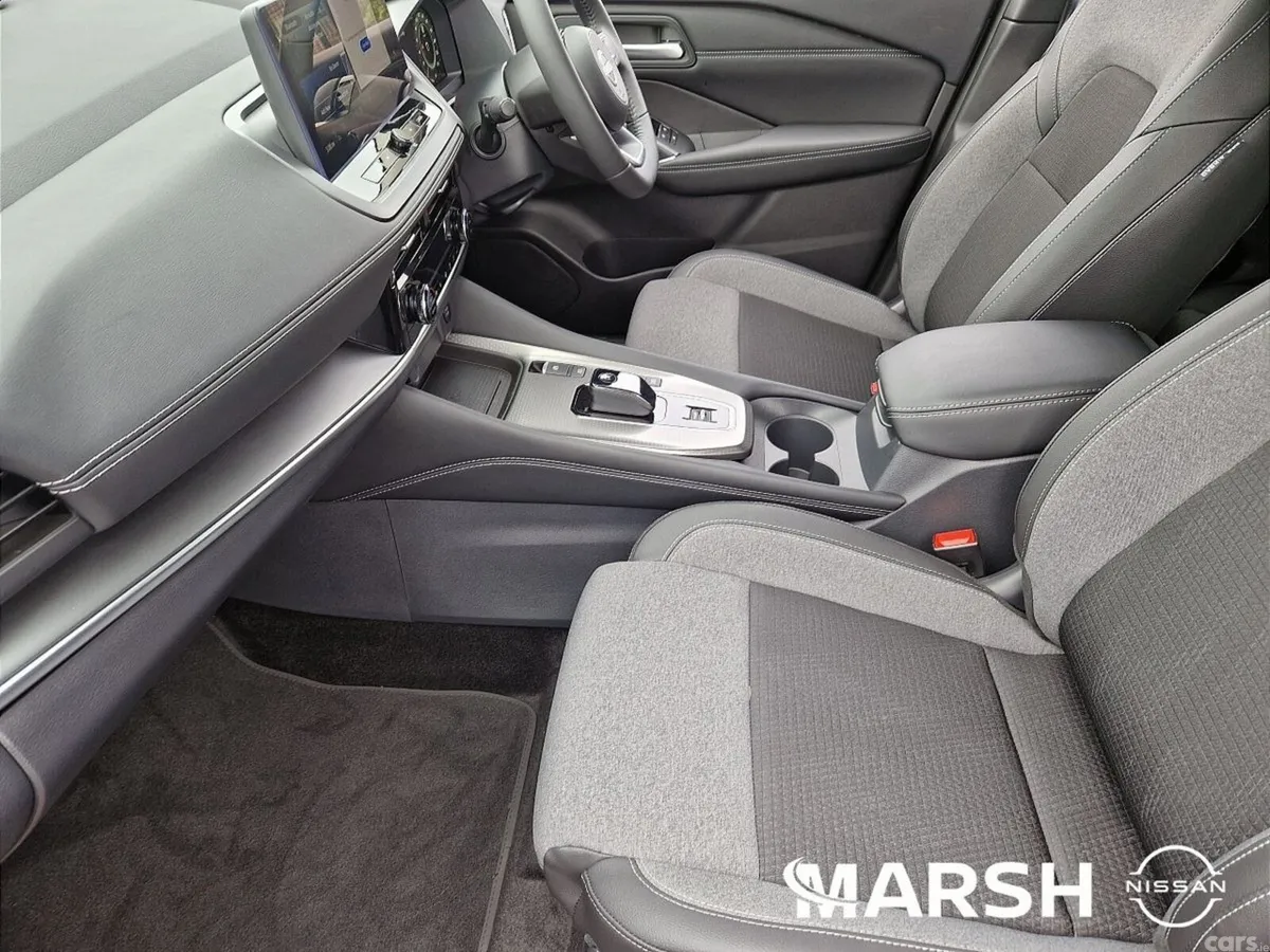Nissan Qashqai MPV, Petrol Hybrid, 2026, Red