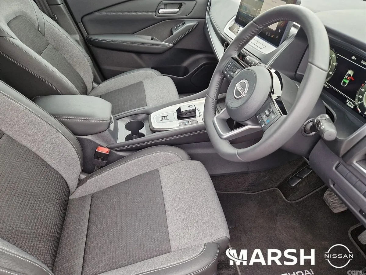 Nissan Qashqai MPV, Petrol Hybrid, 2026, Red