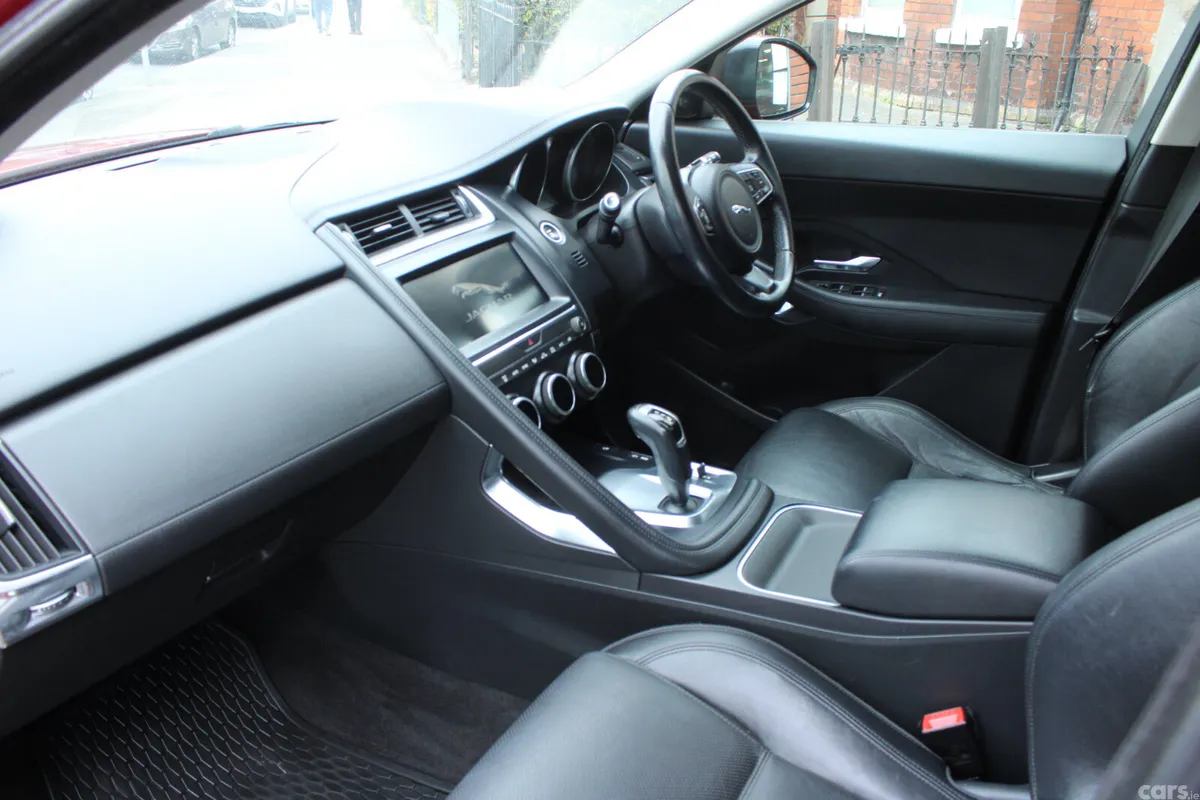Jaguar E-Pace Estate/Jeep, Diesel, 2018, Red