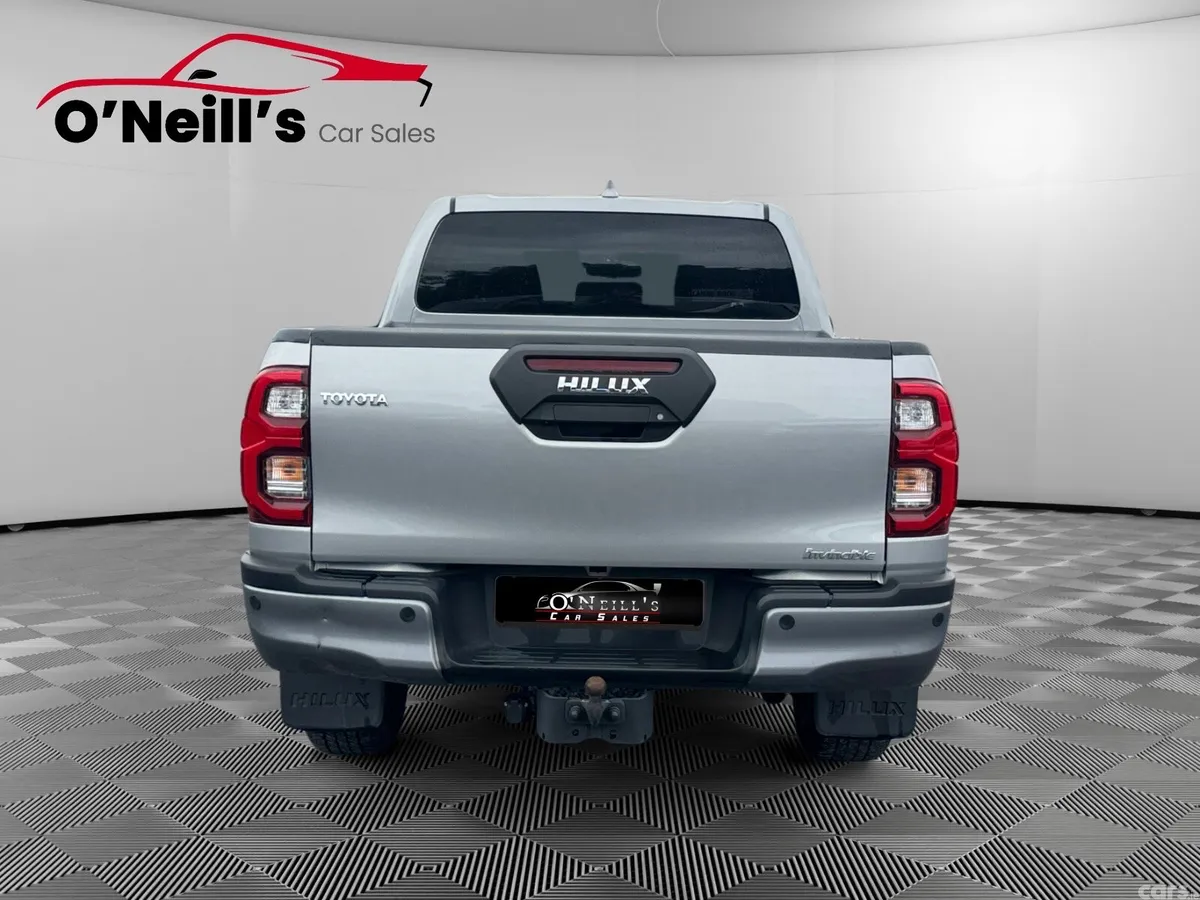 Toyota Hilux Pick Up, Diesel, 2025, Silver