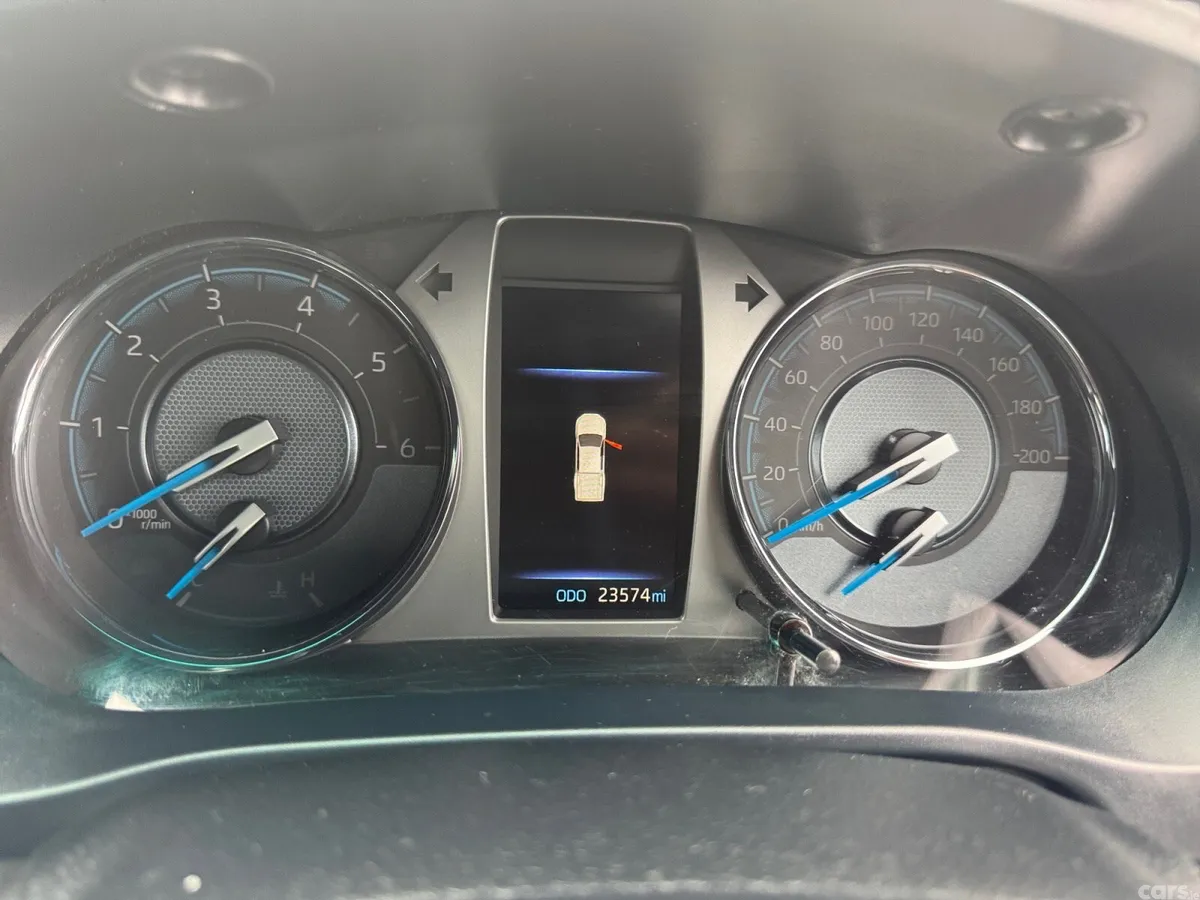 Toyota Hilux Pick Up, Diesel, 2025, Silver