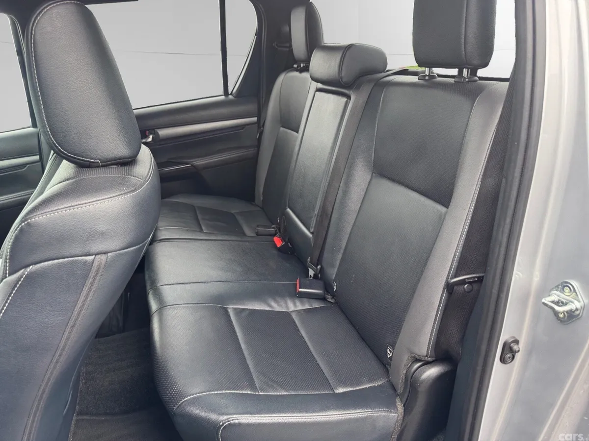 Toyota Hilux Pick Up, Diesel, 2025, Silver