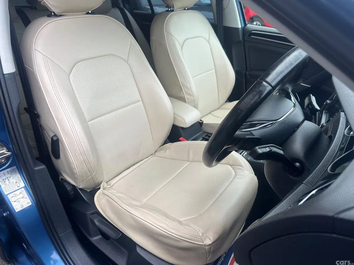 Volkswagen Golf Hatchback, Petrol, 2015, Blue