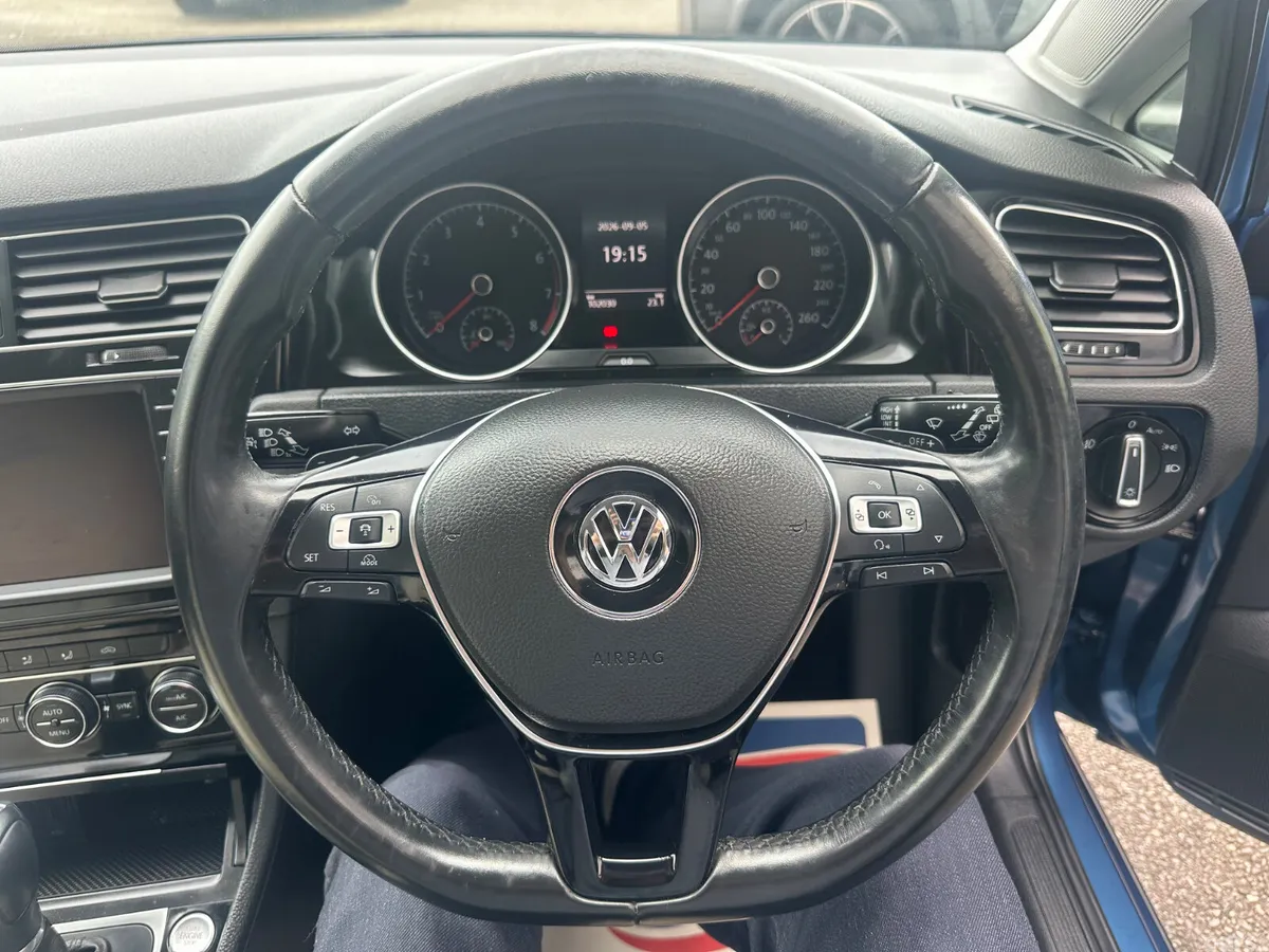 Volkswagen Golf Hatchback, Petrol, 2015, Blue