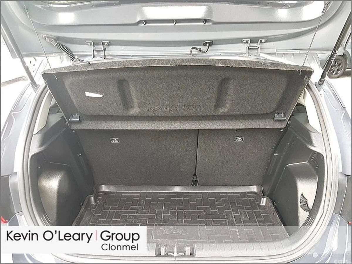 Hyundai i20 Hatchback, Petrol, 2024, Grey