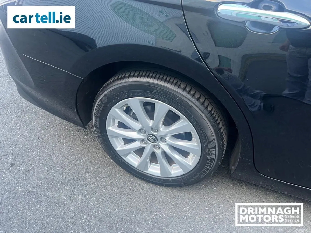 Toyota Camry Saloon, Petrol Hybrid, 2019, Black