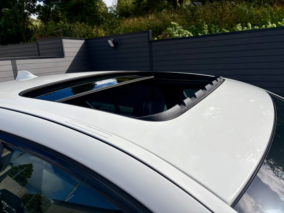 BMW 5-Series Saloon, Diesel, 2013, White