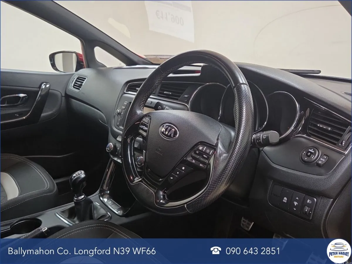 Kia Ceed Hatchback, Diesel, 2016, Red