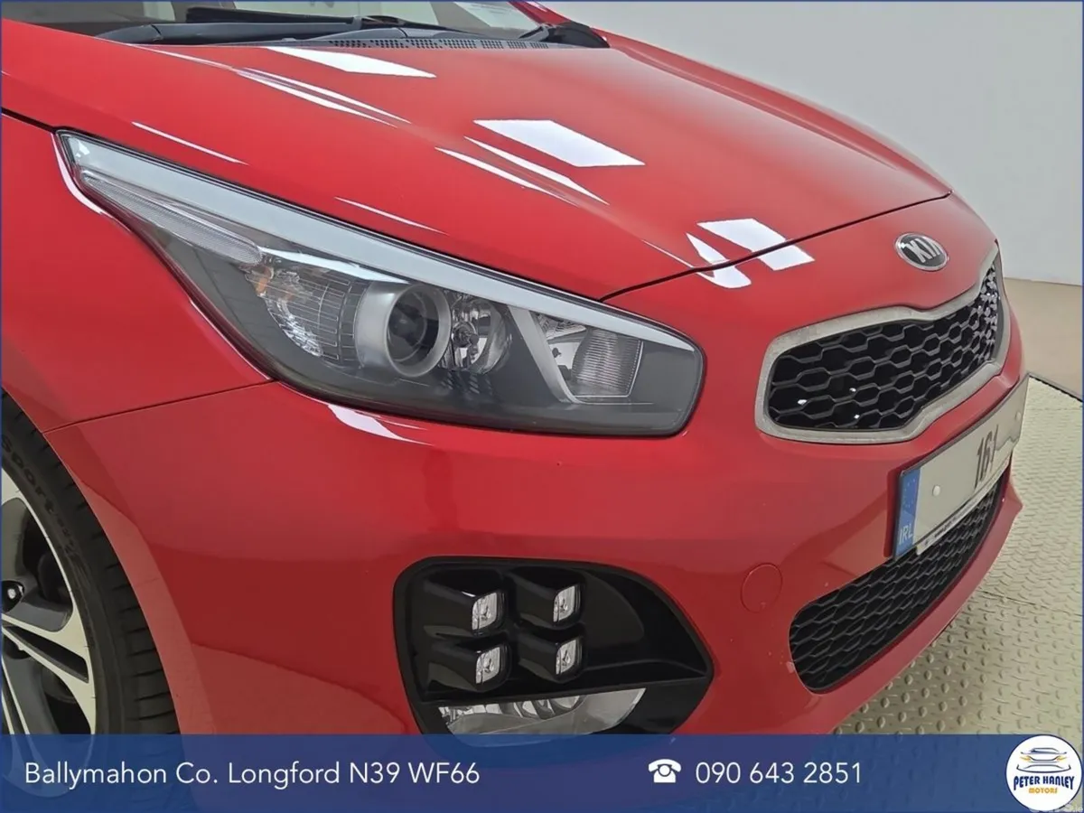 Kia Ceed Hatchback, Diesel, 2016, Red