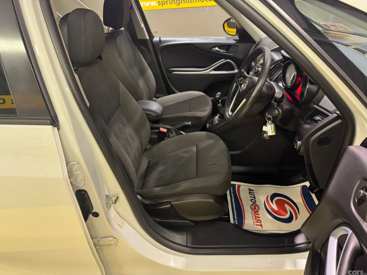 Vauxhall Zafira MPV, Diesel, 2015, White