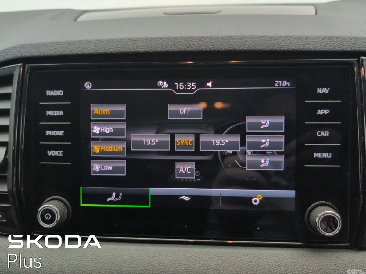 Skoda Karoq SUV, Diesel, 2024, Grey