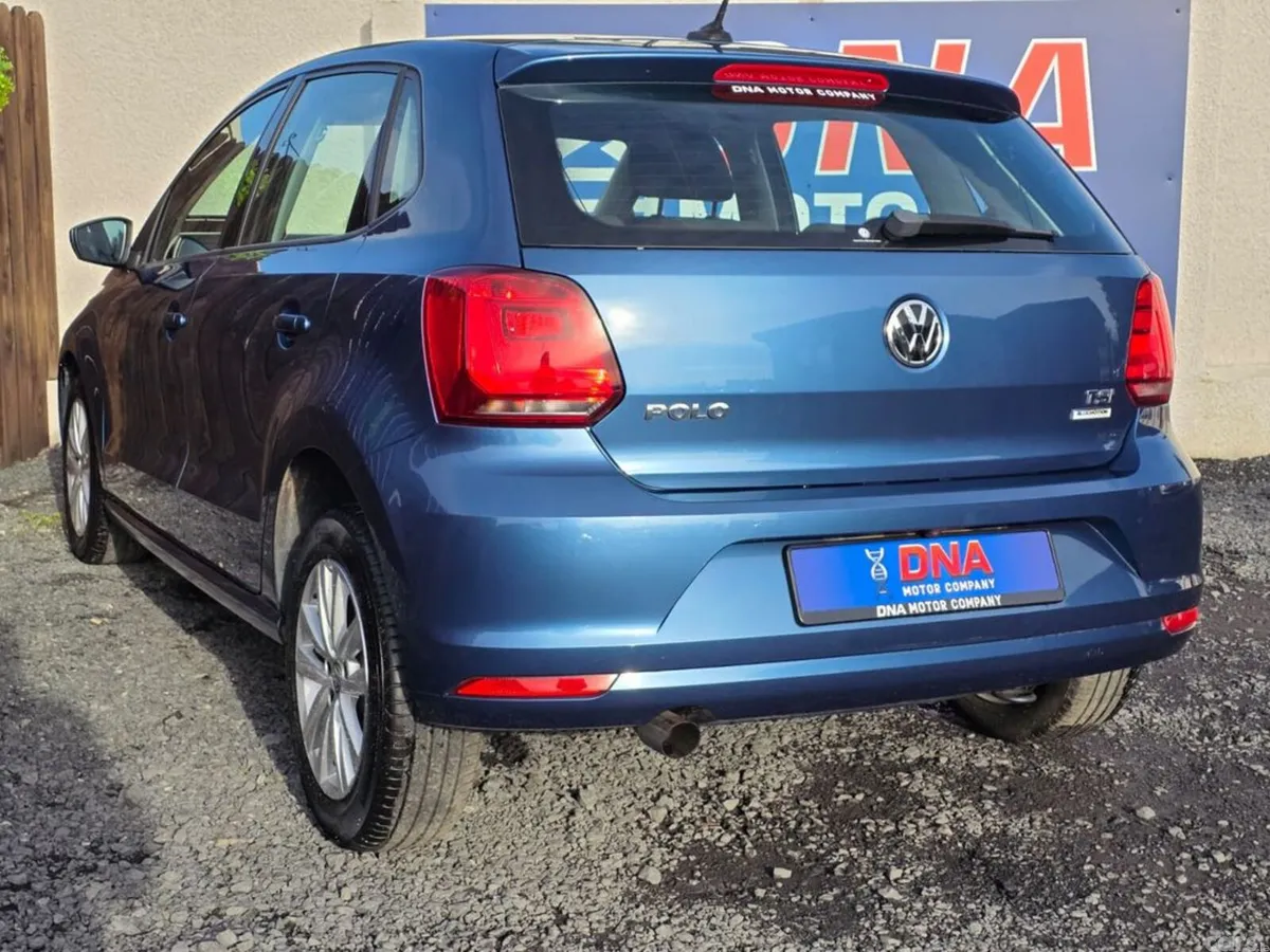 Volkswagen Polo Hatchback, Petrol, 2017, Blue