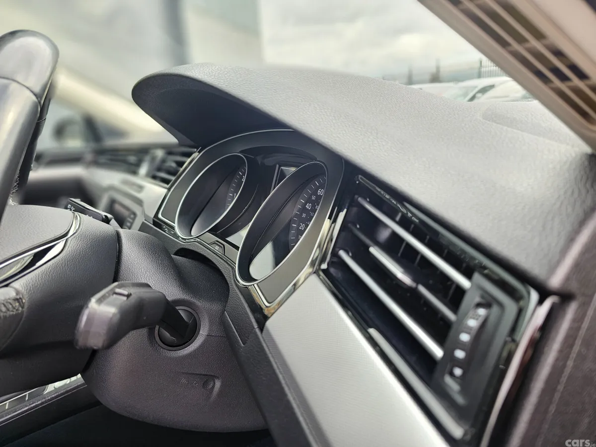 Volkswagen Passat Estate, Diesel, 2016, Grey