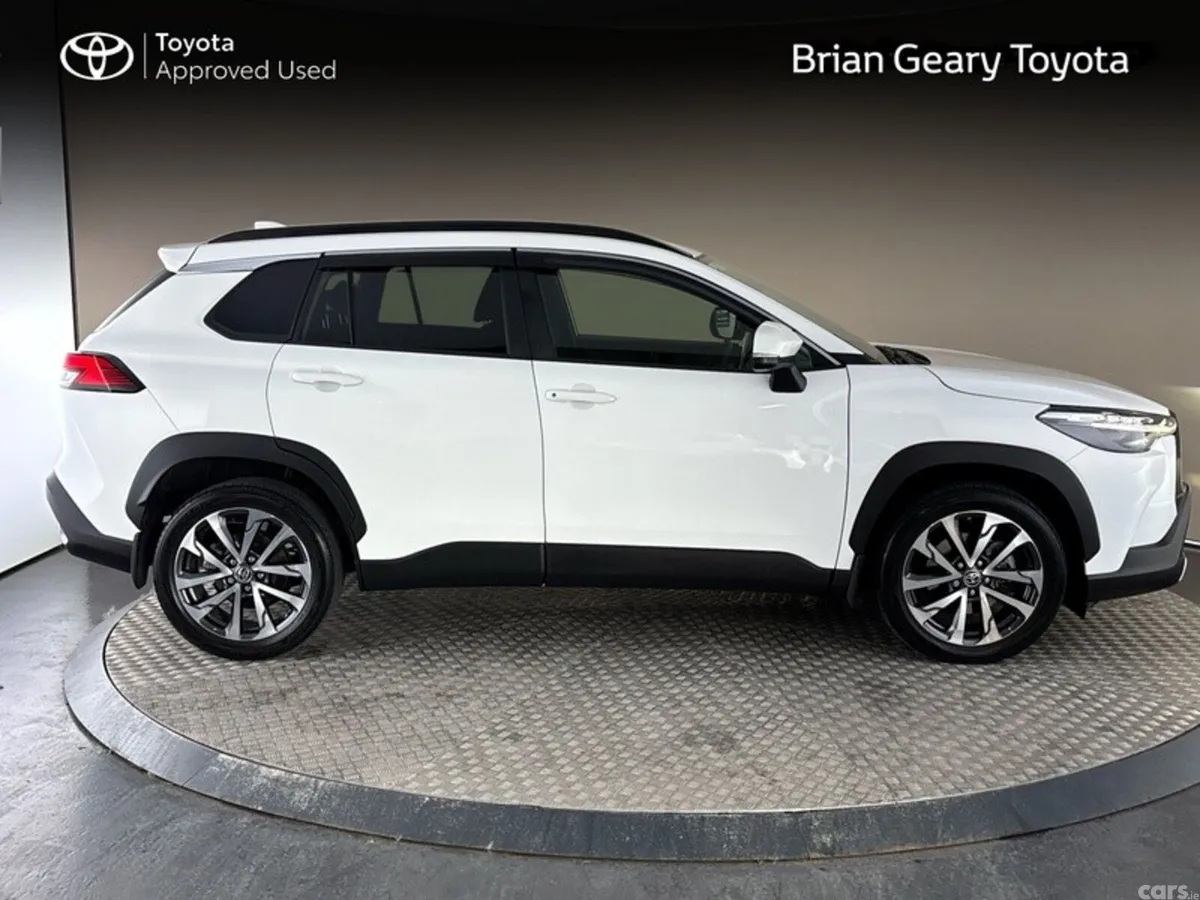 Toyota Corolla Cross Hatchback, Petrol Hybrid, 2024, White