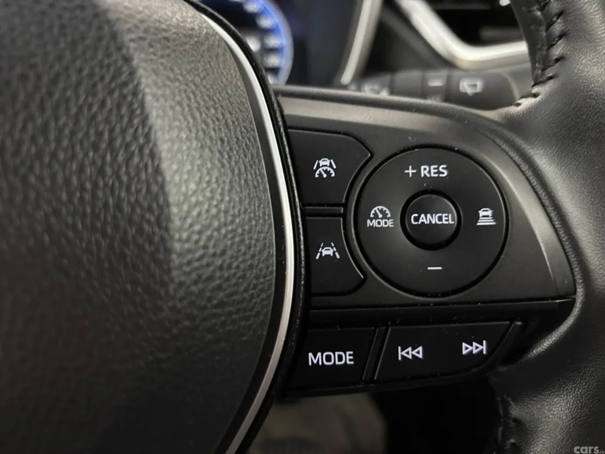 Toyota Corolla Cross Hatchback, Petrol Hybrid, 2024, White