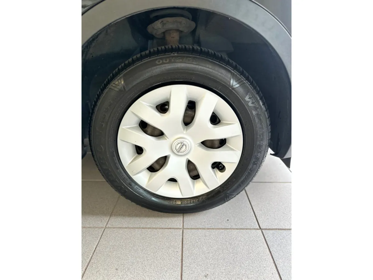 Nissan Qashqai MPV, Petrol, 2017, Black