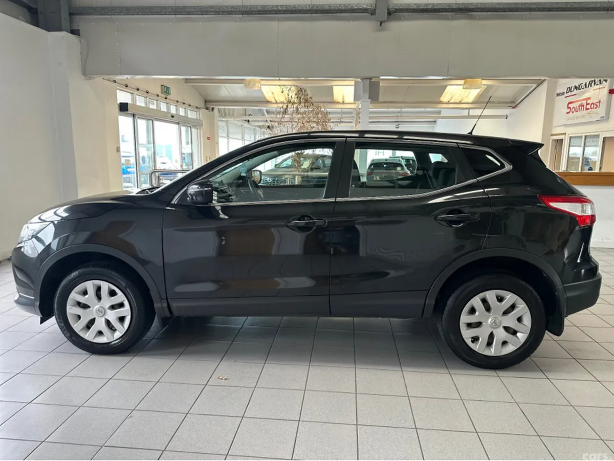 Nissan Qashqai MPV, Petrol, 2017, Black