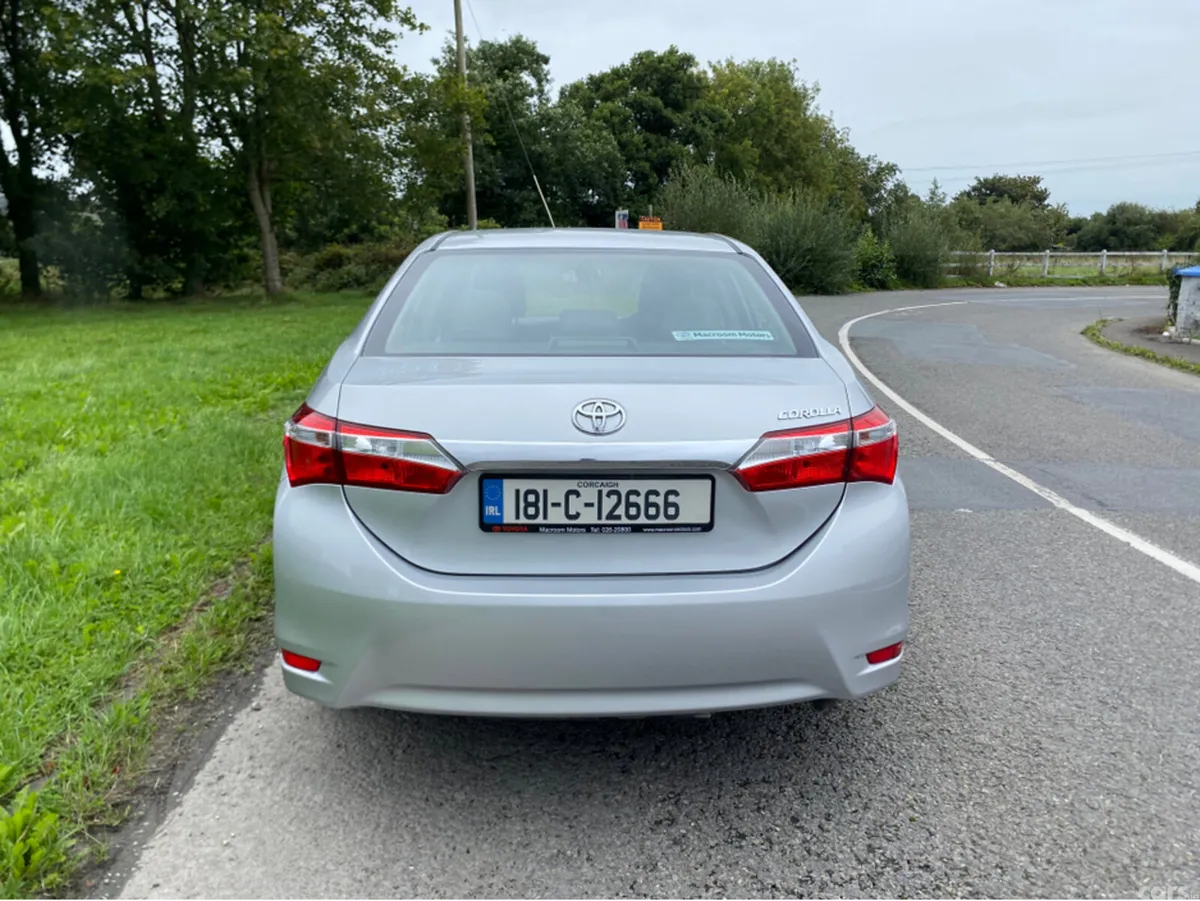 Toyota Corolla Saloon, Petrol, 2018, Grey