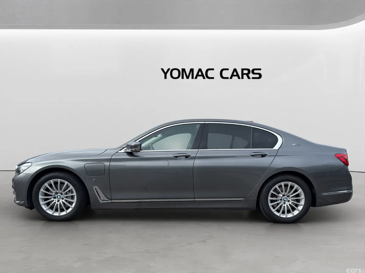 BMW 7-Series Saloon, Petrol Plug-in Hybrid, 2019, Grey