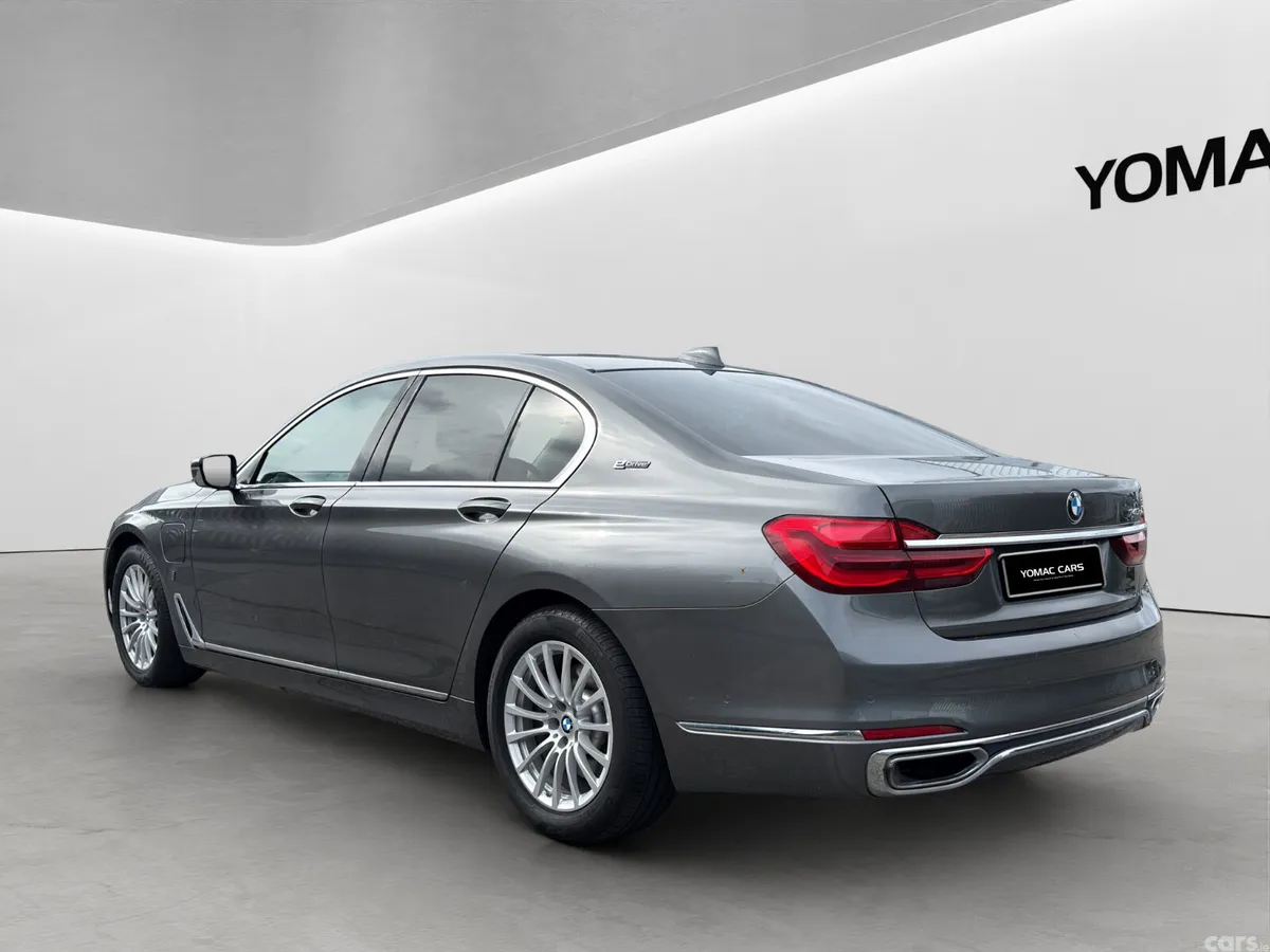 BMW 7-Series Saloon, Petrol Plug-in Hybrid, 2019, Grey
