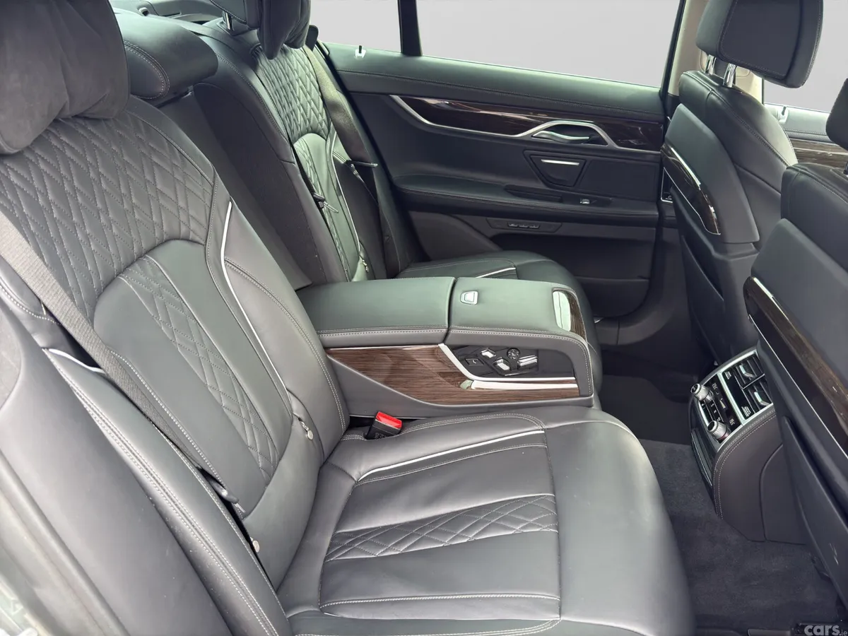 BMW 7-Series Saloon, Petrol Plug-in Hybrid, 2019, Grey