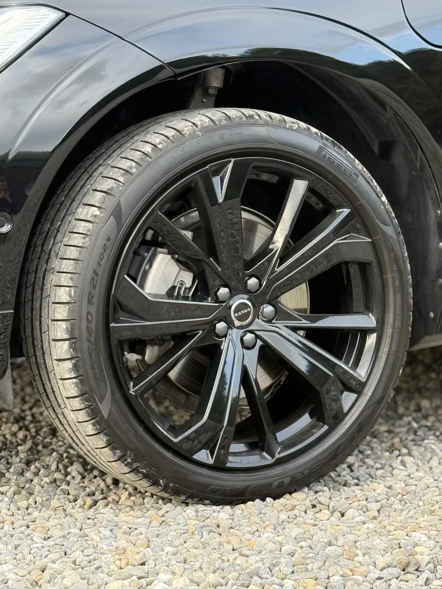 Volvo XC60 SUV, Petrol Plug-in Hybrid, 2026, Black