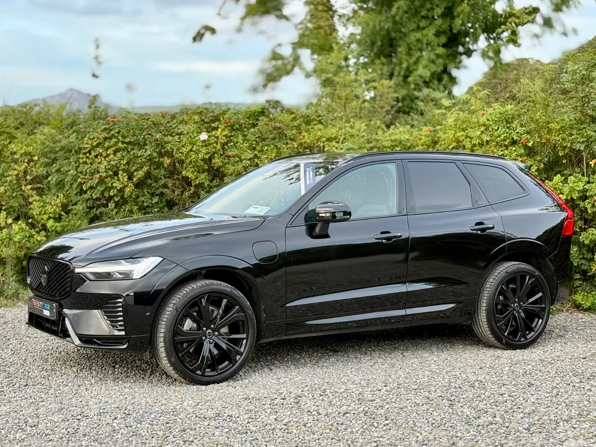 Volvo XC60 SUV, Petrol Plug-in Hybrid, 2026, Black
