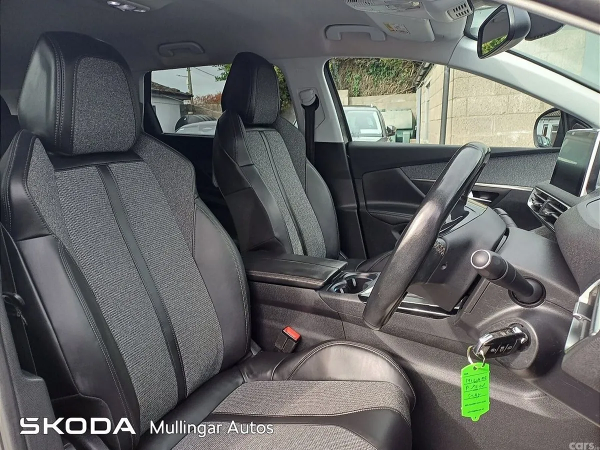 Peugeot 5008 MPV, Diesel, 2019, Grey