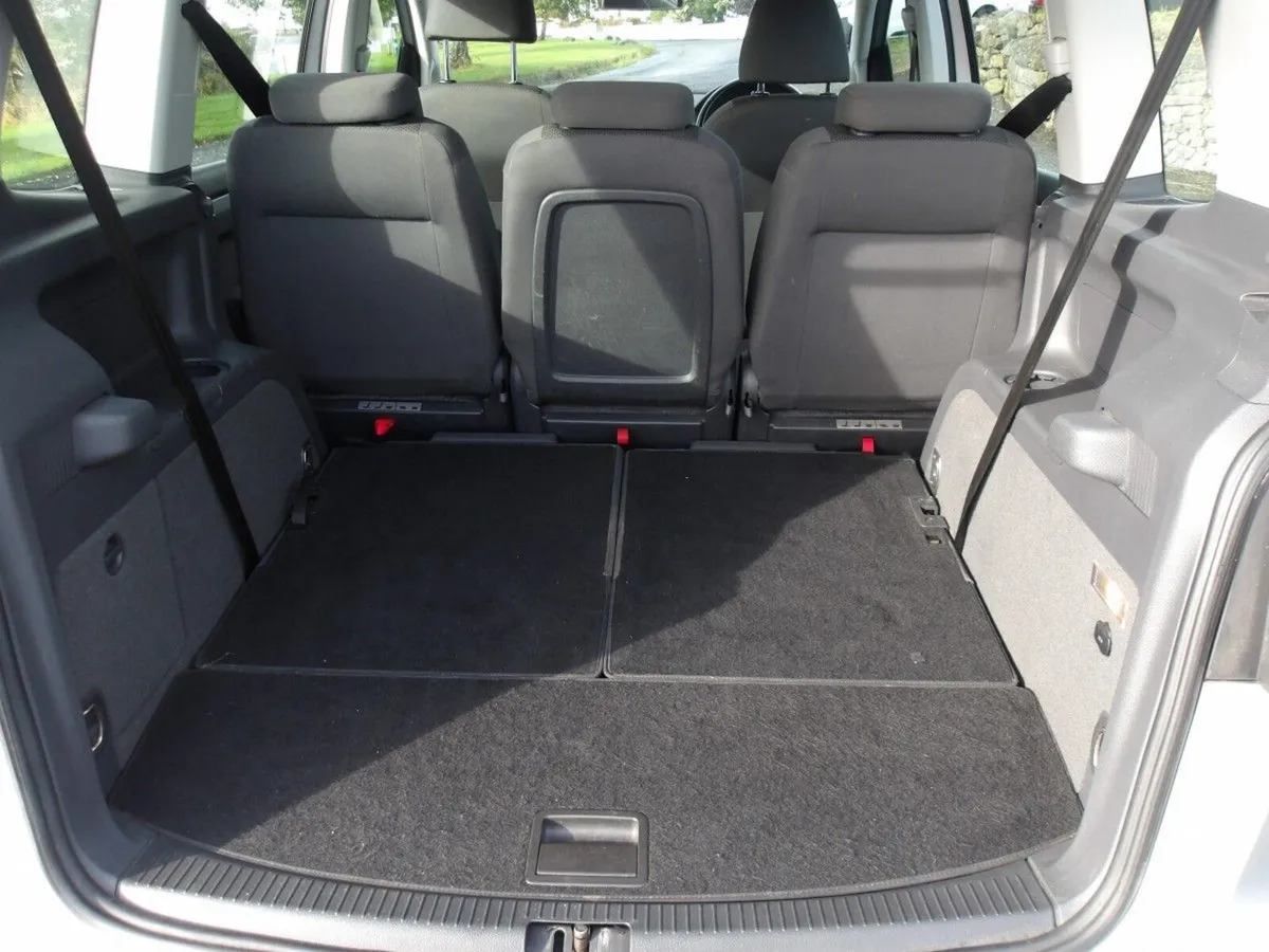 Volkswagen Touran MPV, Diesel, 2014, Silver