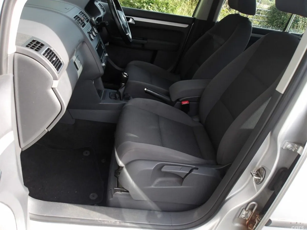 Volkswagen Touran MPV, Diesel, 2014, Silver