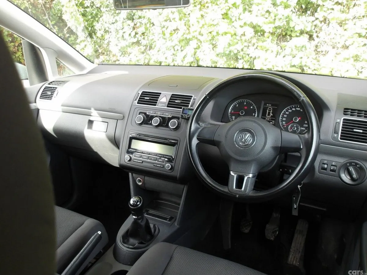 Volkswagen Touran MPV, Diesel, 2014, Silver