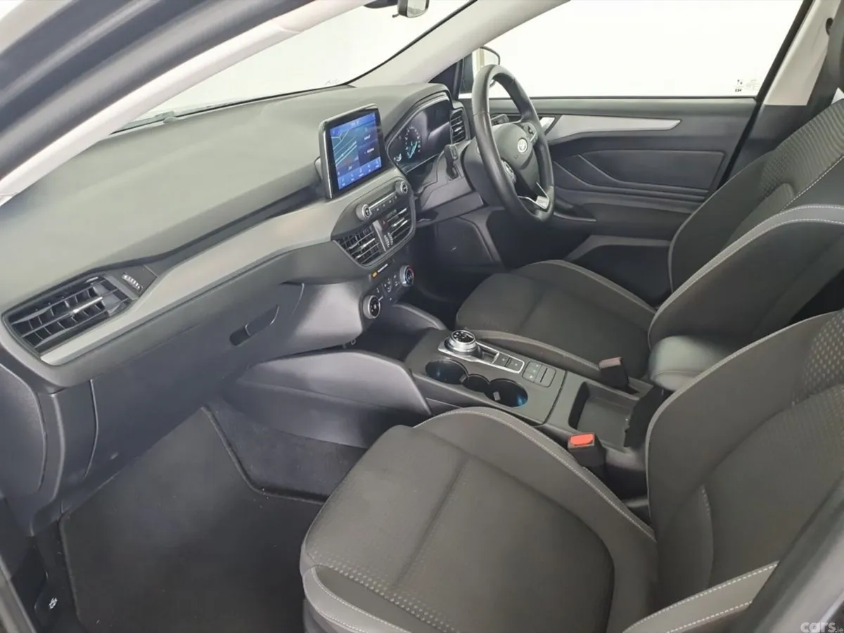Ford Focus Hatchback, Diesel, 2022, Grey