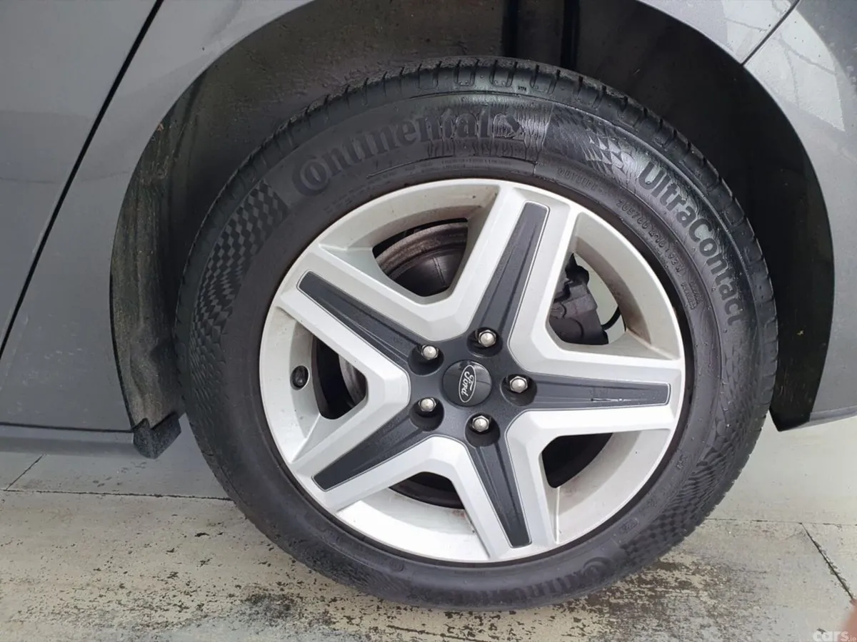 Ford Focus Hatchback, Diesel, 2022, Grey