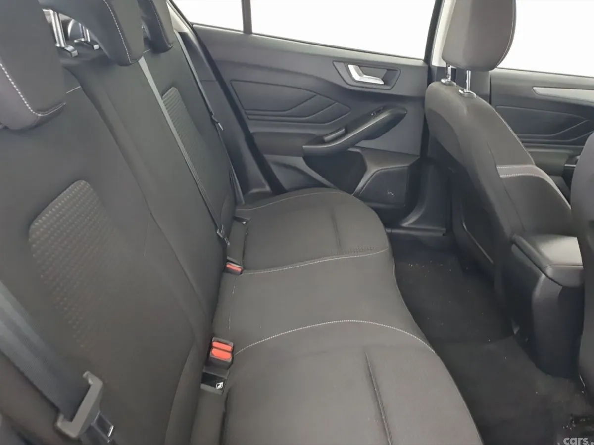 Ford Focus Hatchback, Diesel, 2022, Grey