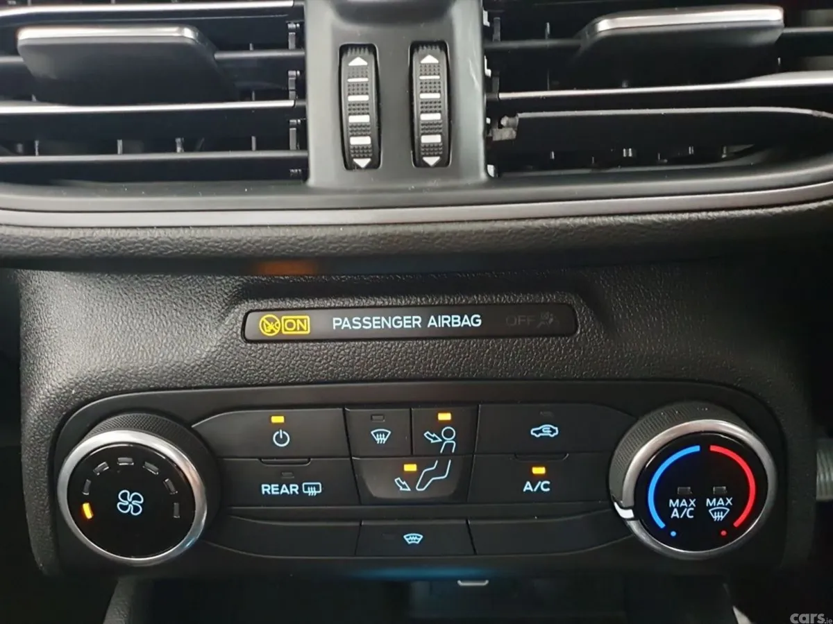 Ford Focus Hatchback, Diesel, 2022, Grey