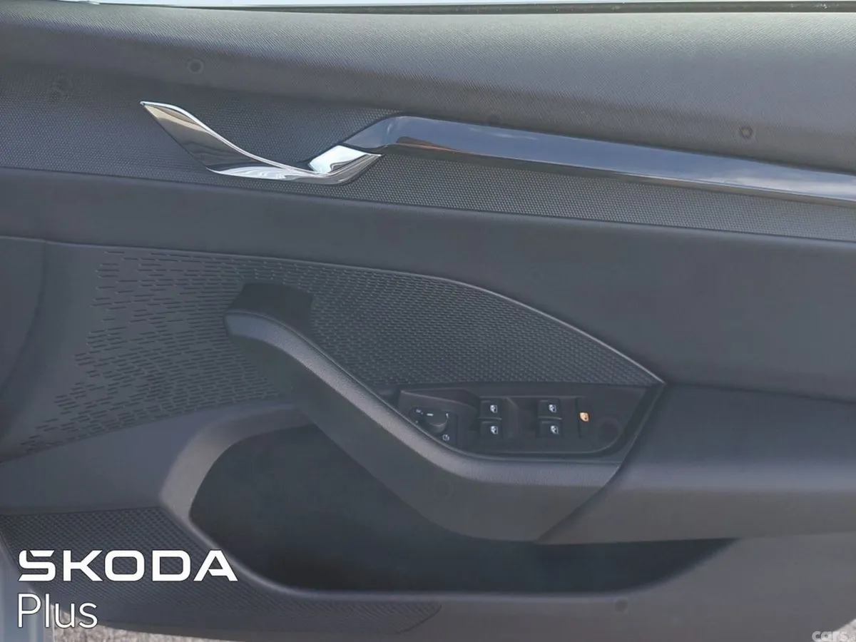 Skoda Octavia Saloon, Diesel, 2024, Silver