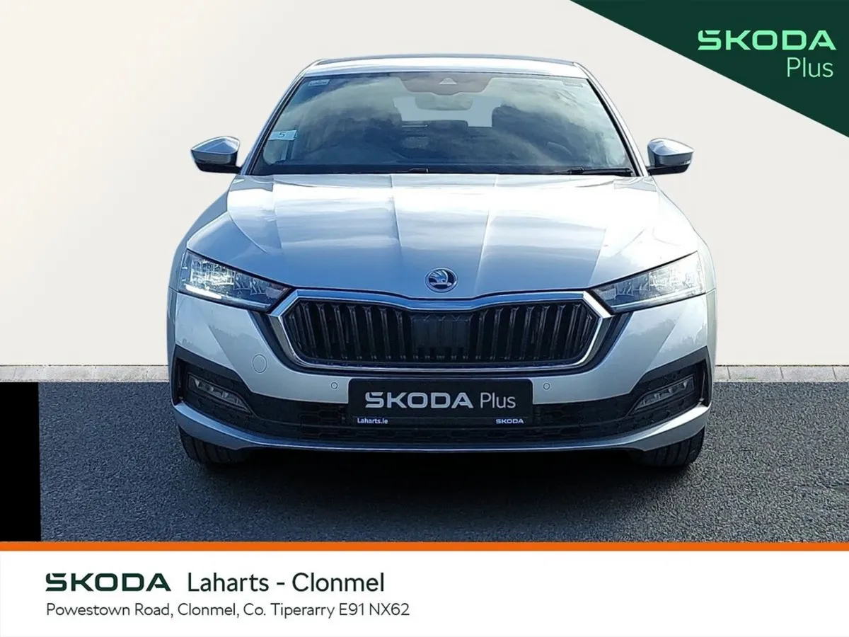 Skoda Octavia Saloon, Diesel, 2024, Silver