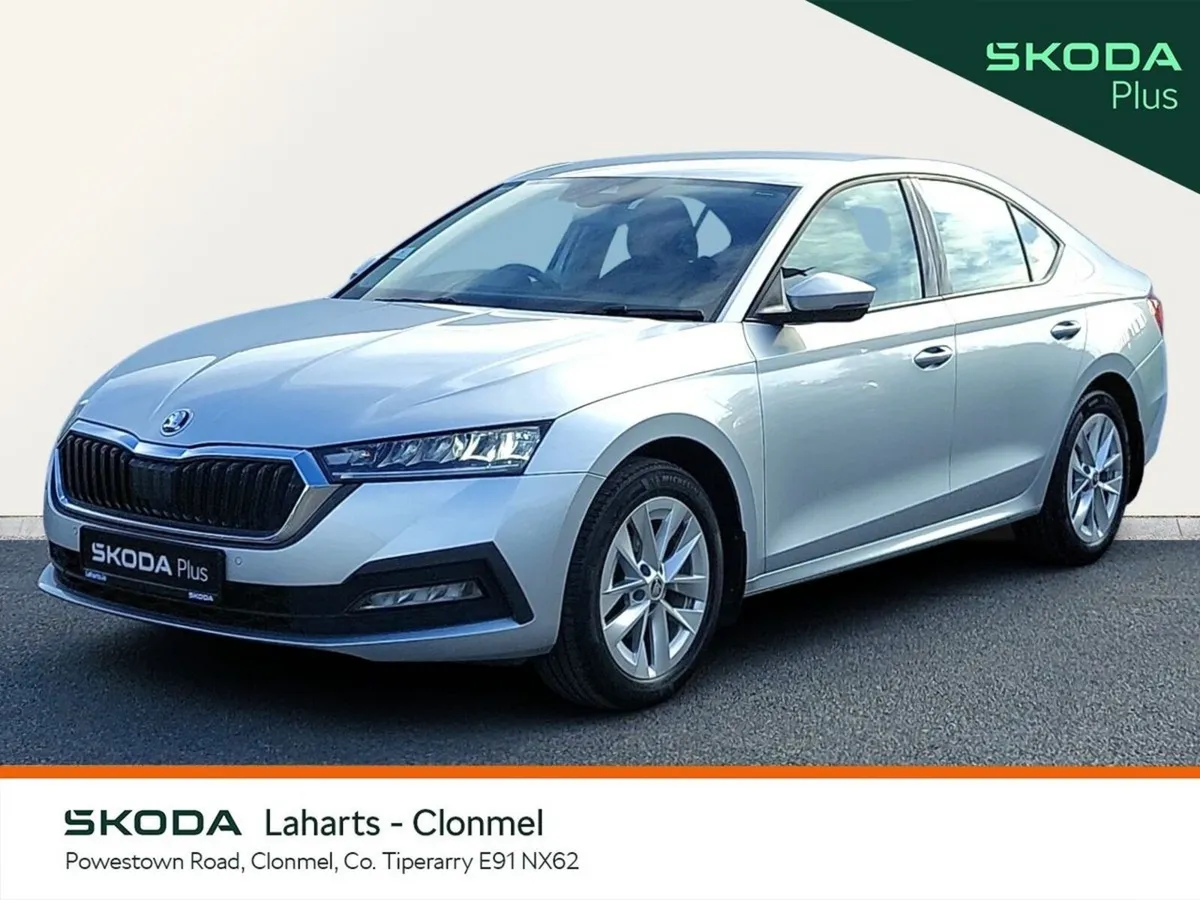 Skoda Octavia Saloon, Diesel, 2024, Silver