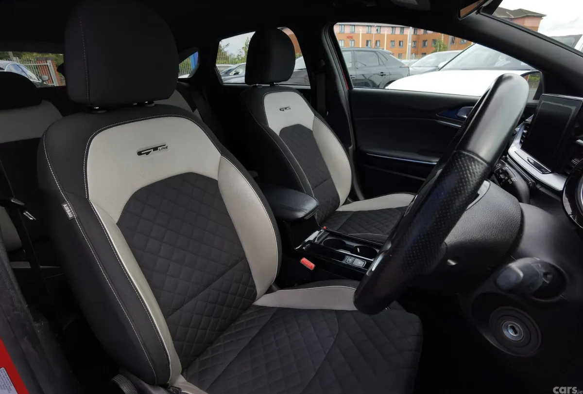 Kia Ceed Hatchback, Petrol, 2019, Red